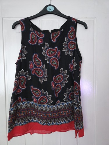 Red herring patterned summer - red,