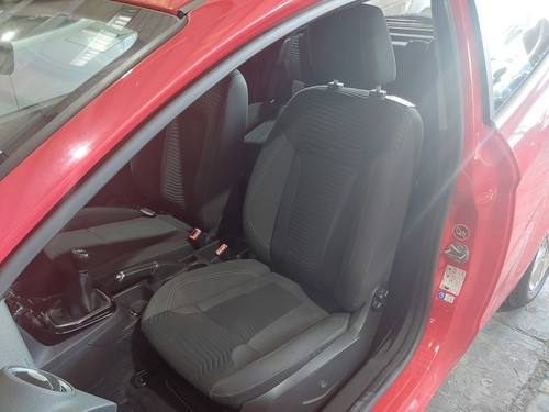 Front seat left ford - front,