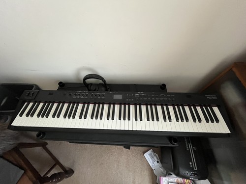 Roland stage piano - rd-88,