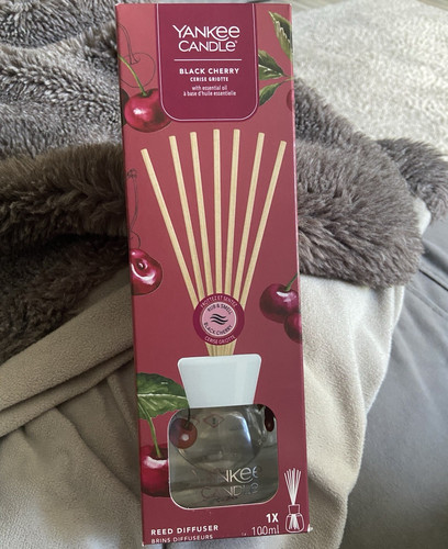 Yankee candle black cherry - candle,