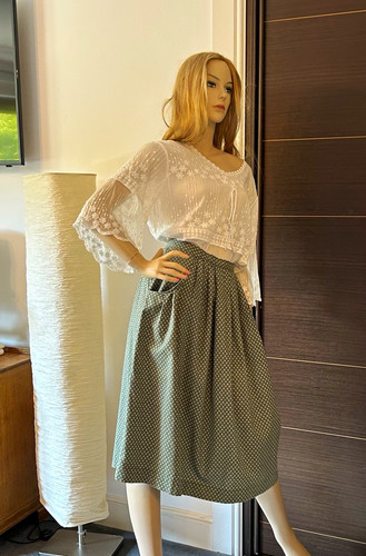 Vintage 1970s laura ashley - laura,