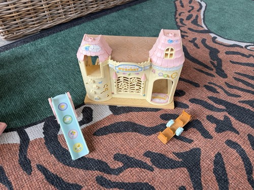 Sylvanian families nursery - families,