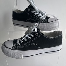 VTY Black & White Canvas