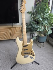 American Deluxe Stratocaster® 2006 Maple Fingerboard, Olympic Pearl