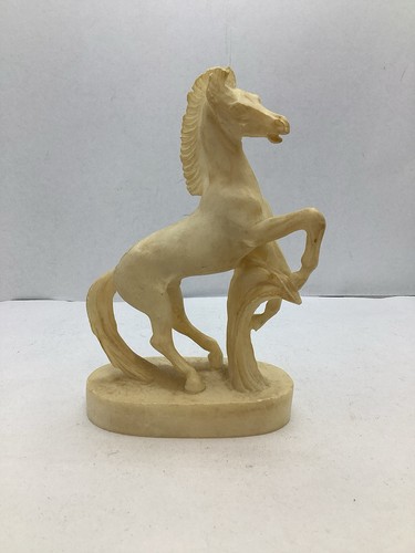 White resin horse ornament - white,