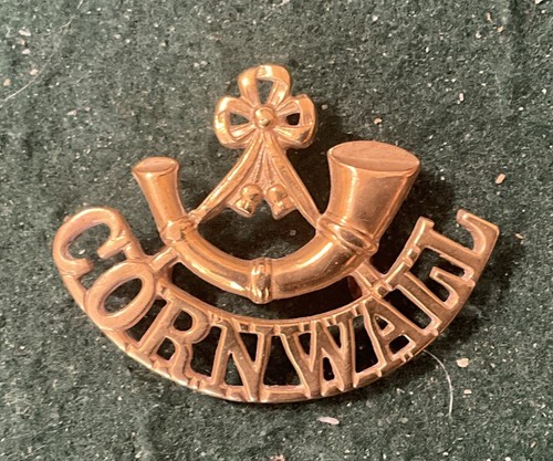 Brass shoulder title - duke, of
