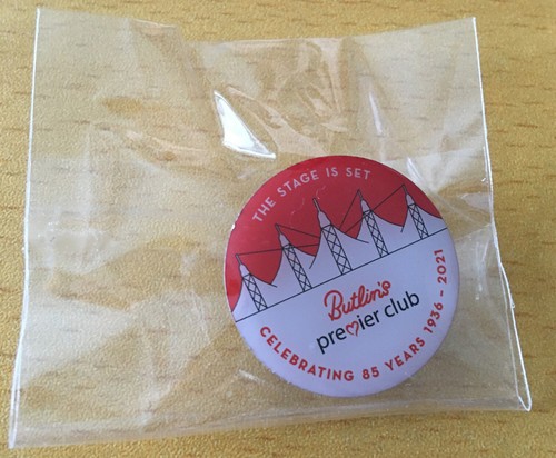 Butlins collectable pin - butlins, badge