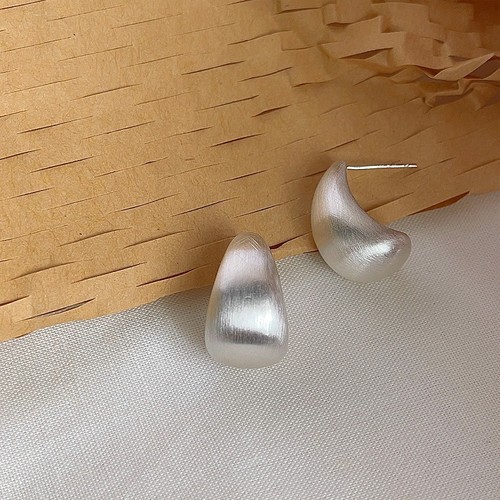 Minimal geometric stud - minimal,