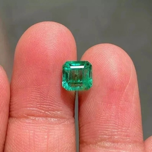 Colombian green emerald - green,