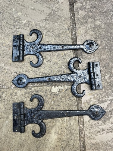 Old fleur lys hinges cast - 3,