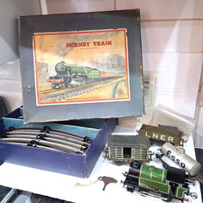 Vintage Hornby O Gauge Clockwork No201 Tank Goods Set. VGC