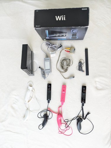 Nintendo wii console bundle - console, 3