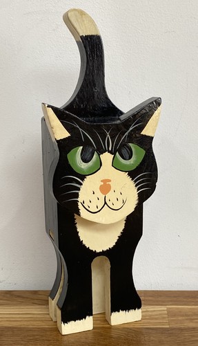 Wooden cat door - door, stop