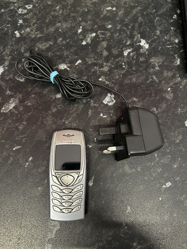 Nokia 6100 unlocked silver - unlocked,