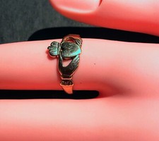 9ct Gold Irish Claddagh Ring