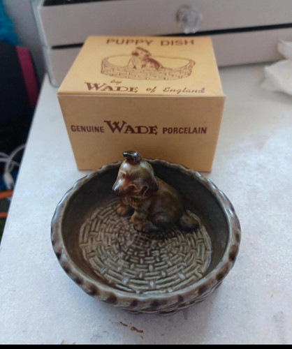 Wade england porcelain puppy - wade,