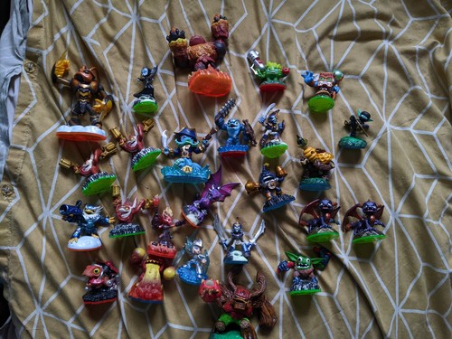Skylanders figure bundle 25 - bundle,
