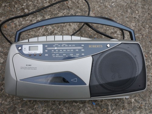 Vintage 1980s roberts radio - roberts,