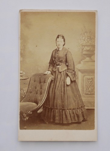Cdv pretty lady - pretty, beside