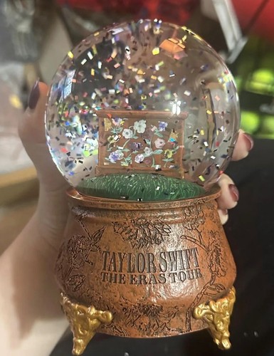 Hand taylor swift the - |,