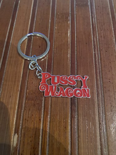 Pussy wagon kill bill keyring - pussy,