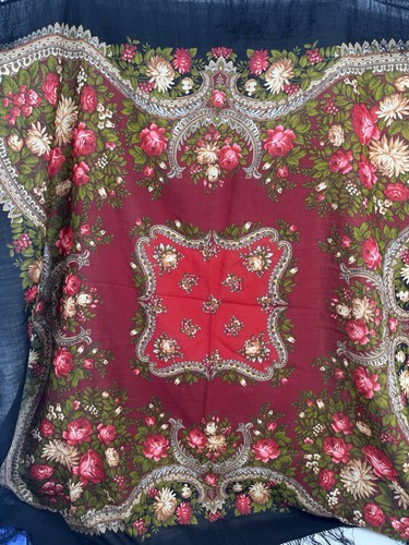 Authentic pavlovo posad - pavlovo,