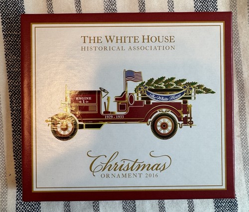 2016 white house christmas - white,