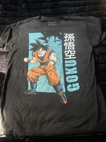 Black graphic tshirt dragon