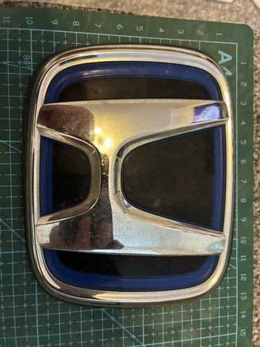 Honda crv front grille badge - crv,