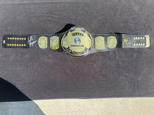 Hulk hogan signed wwf - wwf, winged