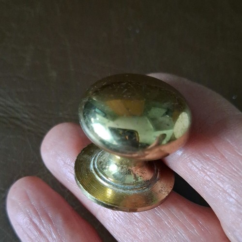 Small round brass knob - small,