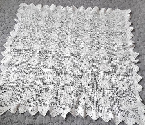 Crochet table cloth teatable - table,