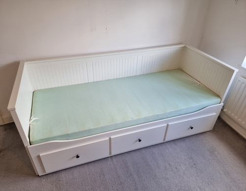 White wooden single daybed - white,