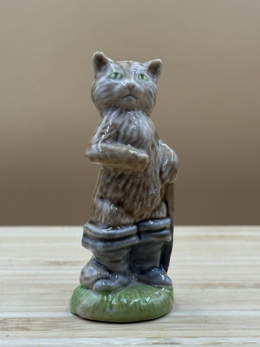Lovely rare large wade - lovely,