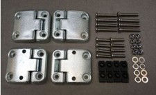 FRONT DOOR HINGE KIT FOR DEFENDER AND SERIES (TD5 STYLE HEAVY-DUTY DOOR HINGES) 