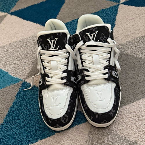 Louis vuitton black and - black, whitee