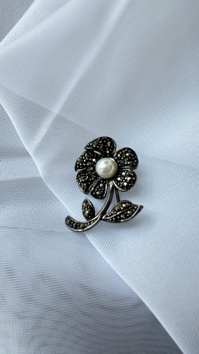 Pearl center with marcasites - pearl-center,