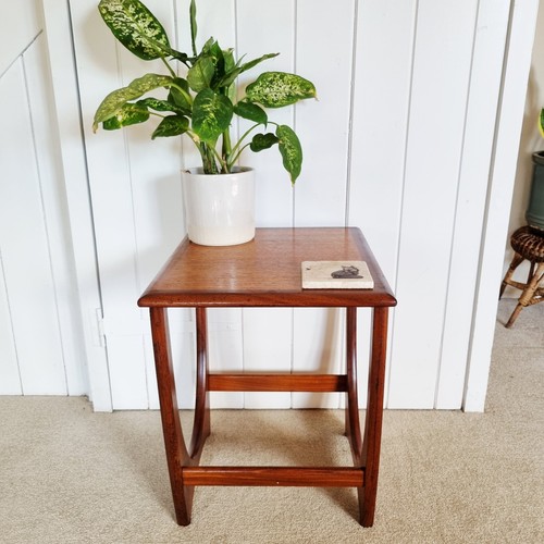 Plan astro teak side table - g,