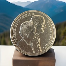 1997 5 Pound Coin Queen Elizabeth and Prince Philip 50th Wedding Anniversary