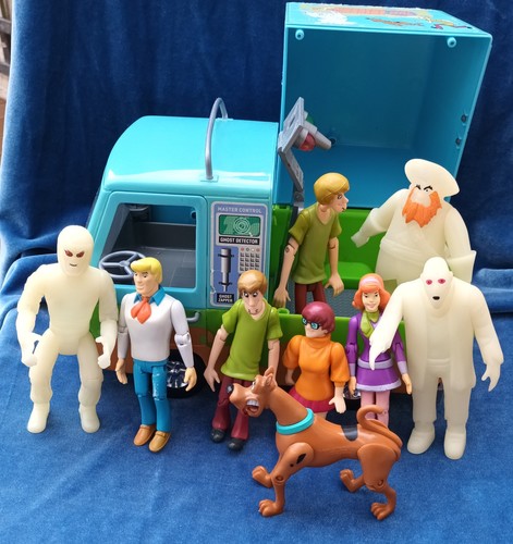 Scooby doo mystery machine - scooby,