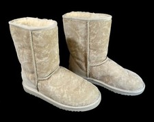 Women’s Sz W8 UGG Classic