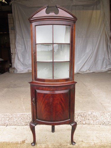 Slim flame mahogany bow