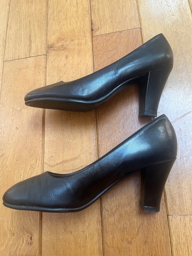 Worn cabin crew black - crew, court