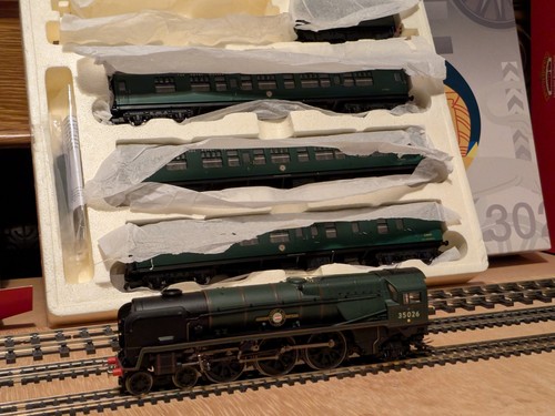 Hornby the royal wessex train - hornby,