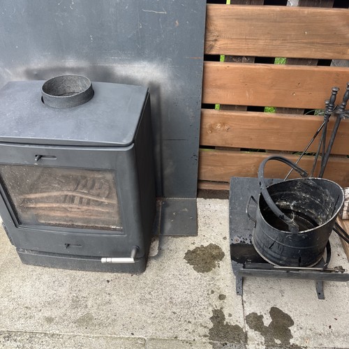 Freestanding black metal - freestanding,
