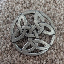 Vintage St Justin Celtic Knot