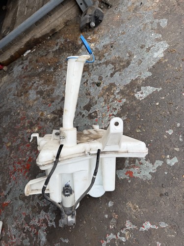 Toyota auris washer bottle - auris,