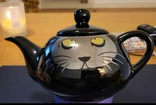Quirky Japanese-style Teapot