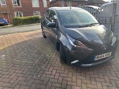 Toyota aygo play - toyota,