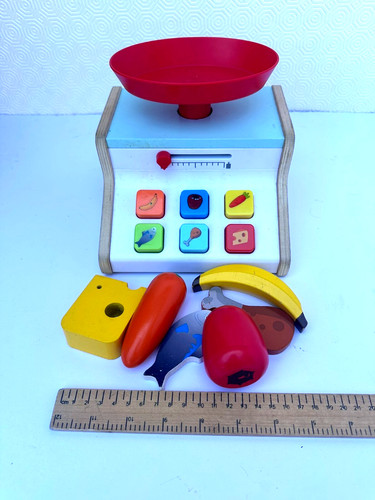 Wooden role play - role, scales